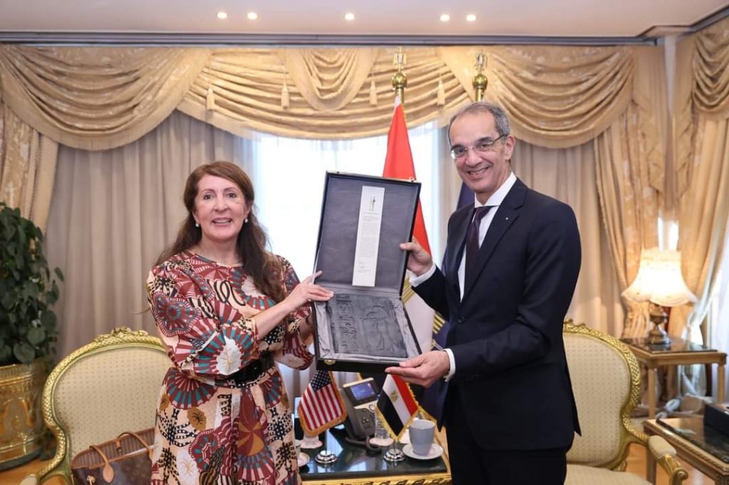 عمرو طلعت وزير الاتصالات يلتقى سفيرة الولايات المتحدة الأمريكية