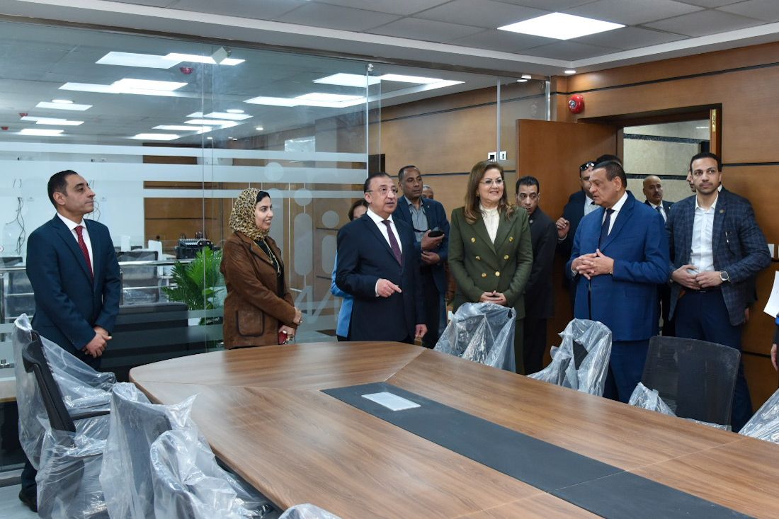 محافظ الإسكندرية ووزيرا التخطيط والتنمية المحلية يتفقدون مركز السيطرة الموحد للطوارئ