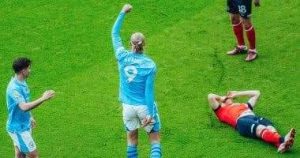 مانشستر سيتي يفوز على لوتون تاون بخماسية مقابل هدف ليتصدر ترتيب الدوري الإنجليزي مؤقتاً