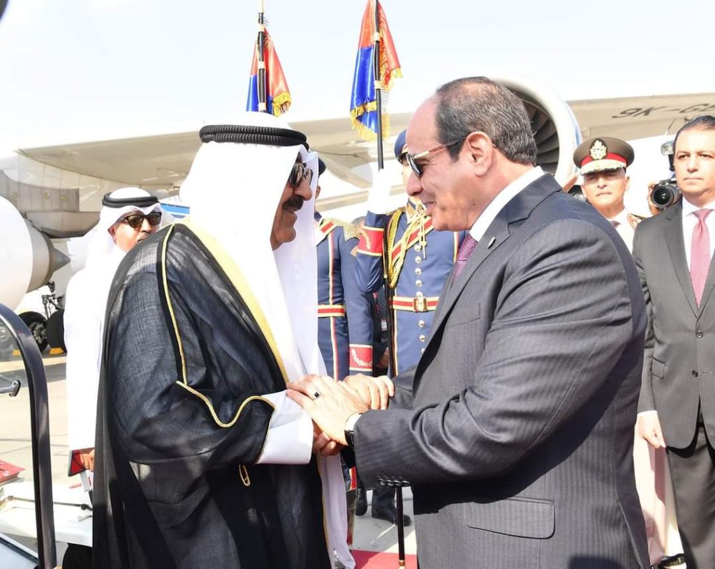 سمو الأمير الكويتي يصل إلى مصر في زيارة دولة الرئيس المصري