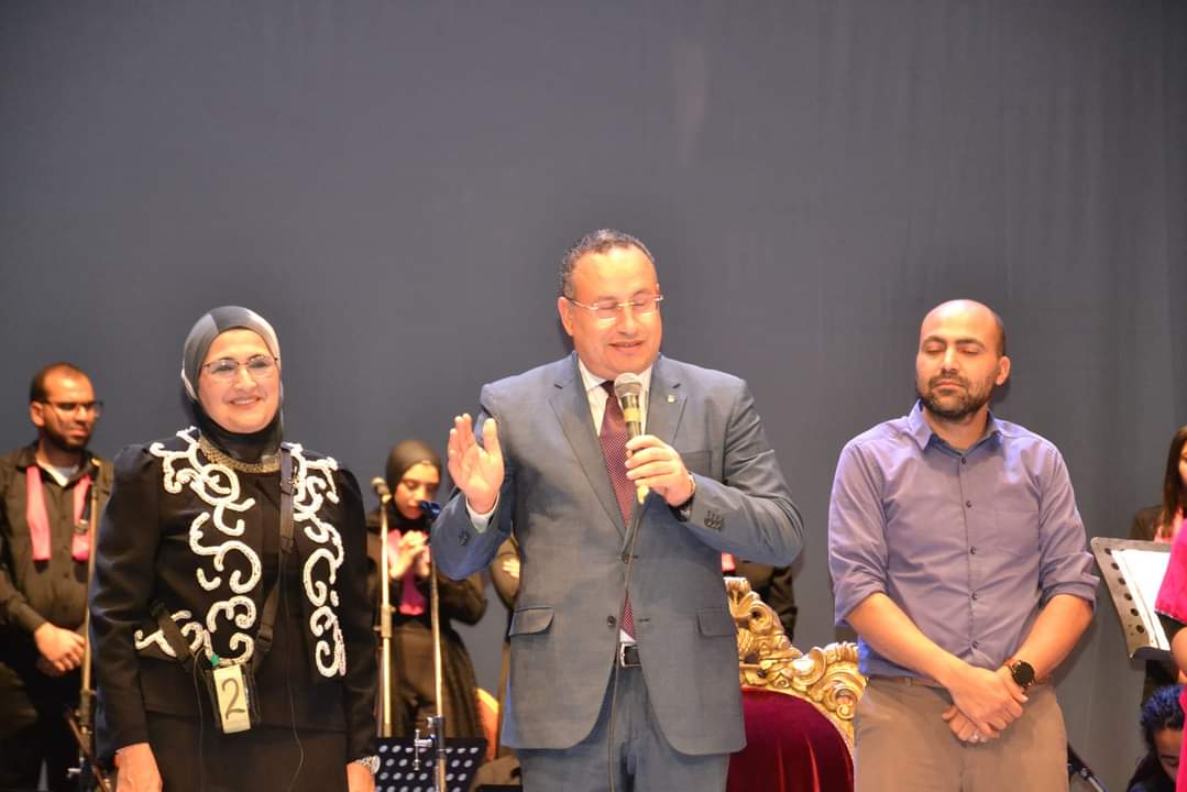 رئيس جامعة الإسكندرية يشهد فاعليات الليلة الحادية عشرة من ليالي اللغة العربية