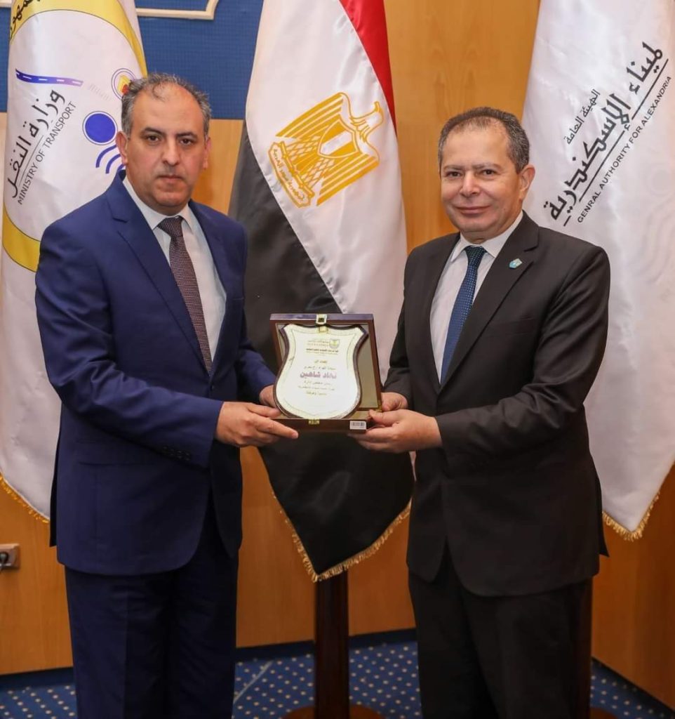 وفد من كلية الدراسات الاقتصادية والعلوم السياسية يزور الهيئة العامة لميناء الإسكندرية