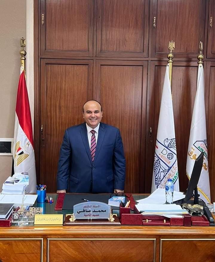للمرة الأولى خمسة من طلاب الشعبة الفرنسية بكلية الحقوق يحصلون على منحة إيفل لدراسة الماجستير بفرنسا