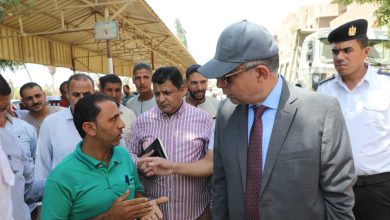 محافظ المنيا يتابع مواقف سيارات الاجرة بملوى