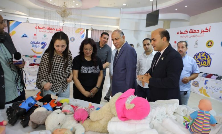 محافظ المنيا يزور معرض تحيا مصر لتوزيع 10آلاف قطعة ملابس مجانا بسمالوط