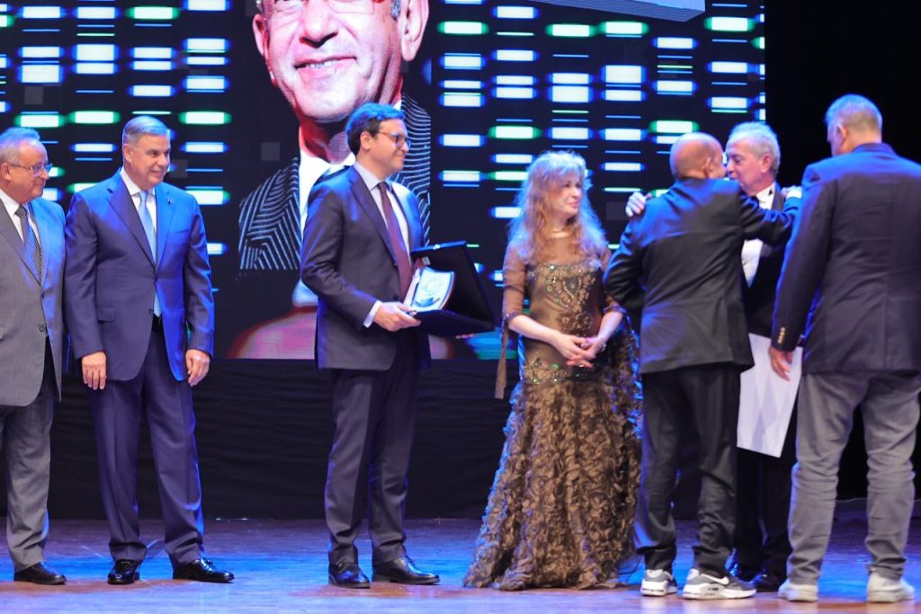 افتتاح مبهر لمهرجان الإسكندرية السينمائي في دورته الأربعين