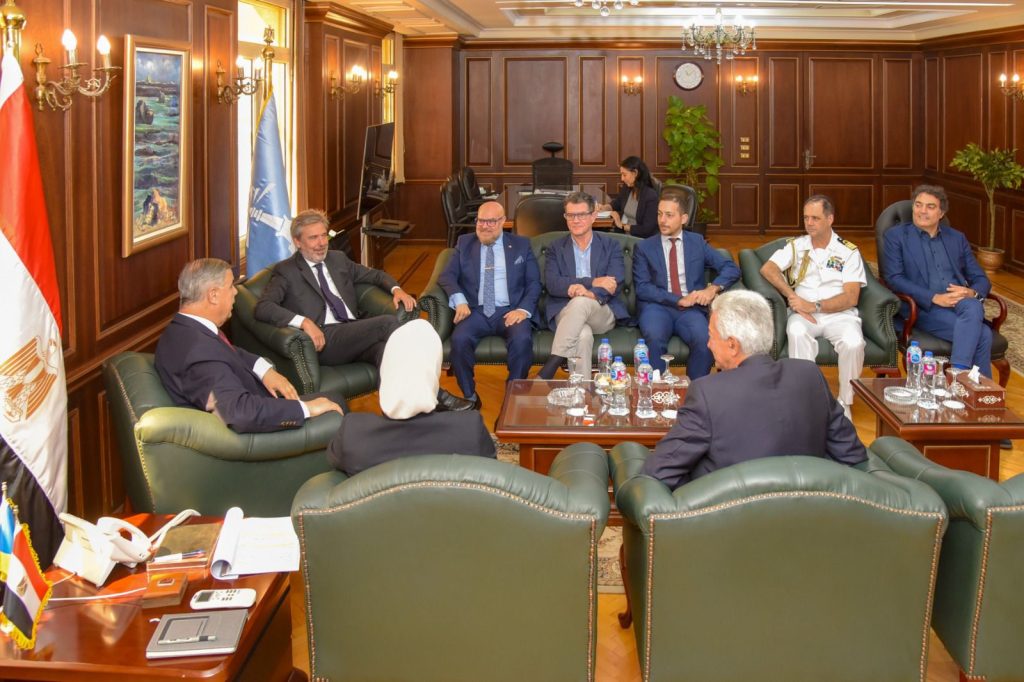 محافظ الإسكندرية يستقبل سفير إيطاليا بالقاهرة لبحث سبل التعاون