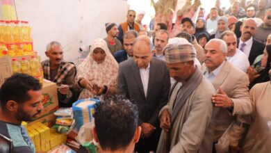 محافظ المنيا يفتتح منفذًا لبيع السلع المخفضة بديرمواس