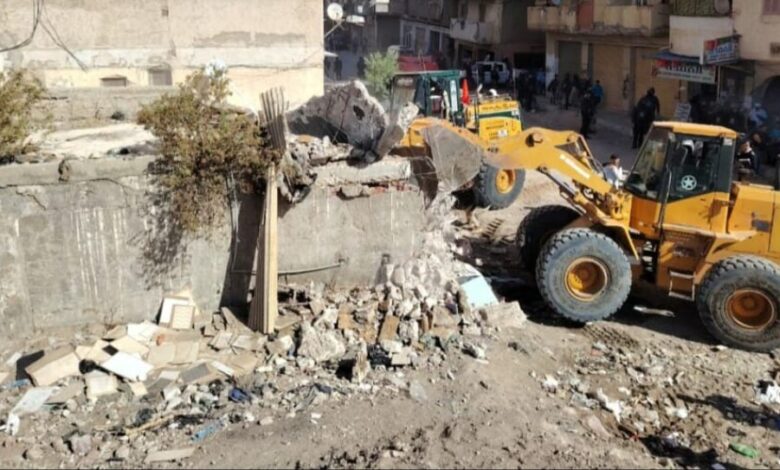 محافظ الإسكندرية يتابع تنفيذ إزالة 100 محل آيل للسقوط بحي المنتزه