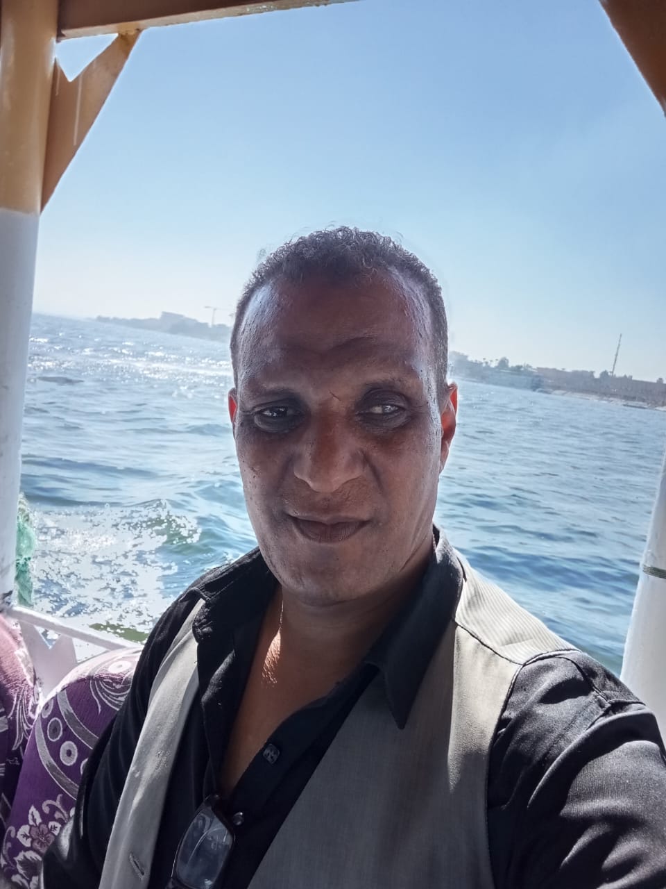 الشِّعرُ العربِيِّ وطلاب المدارس