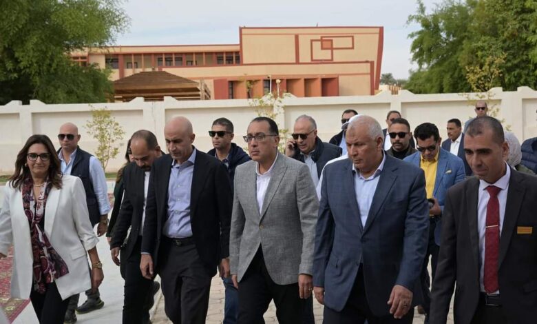 رئيس الوزراء يتفقد مدرسة WE للتكنولوجيا التطبيقية