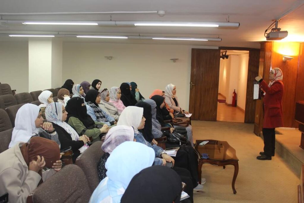 طالبات جامعة الأزهر في ضيافة دار الكتب والوثائق القومية