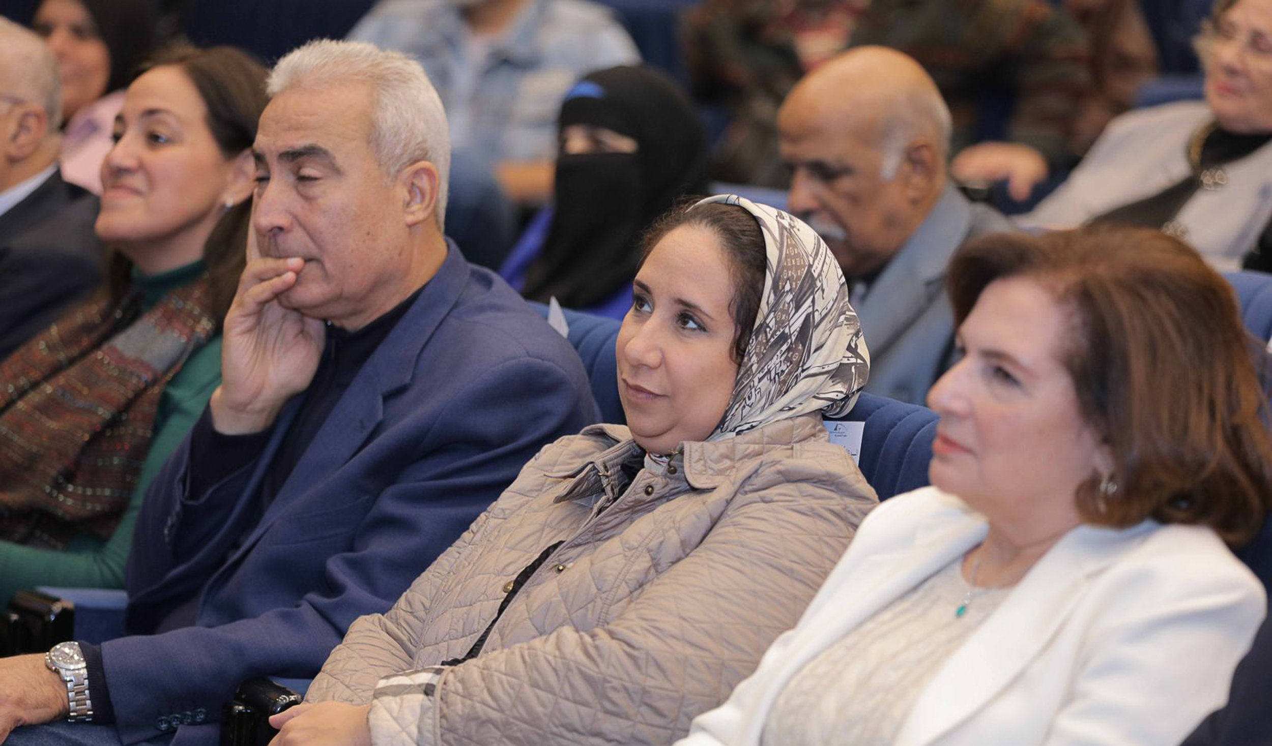 تعارضات السرد الكيميرا - المسحورة في لقاء بمكتبة الإسكندرية