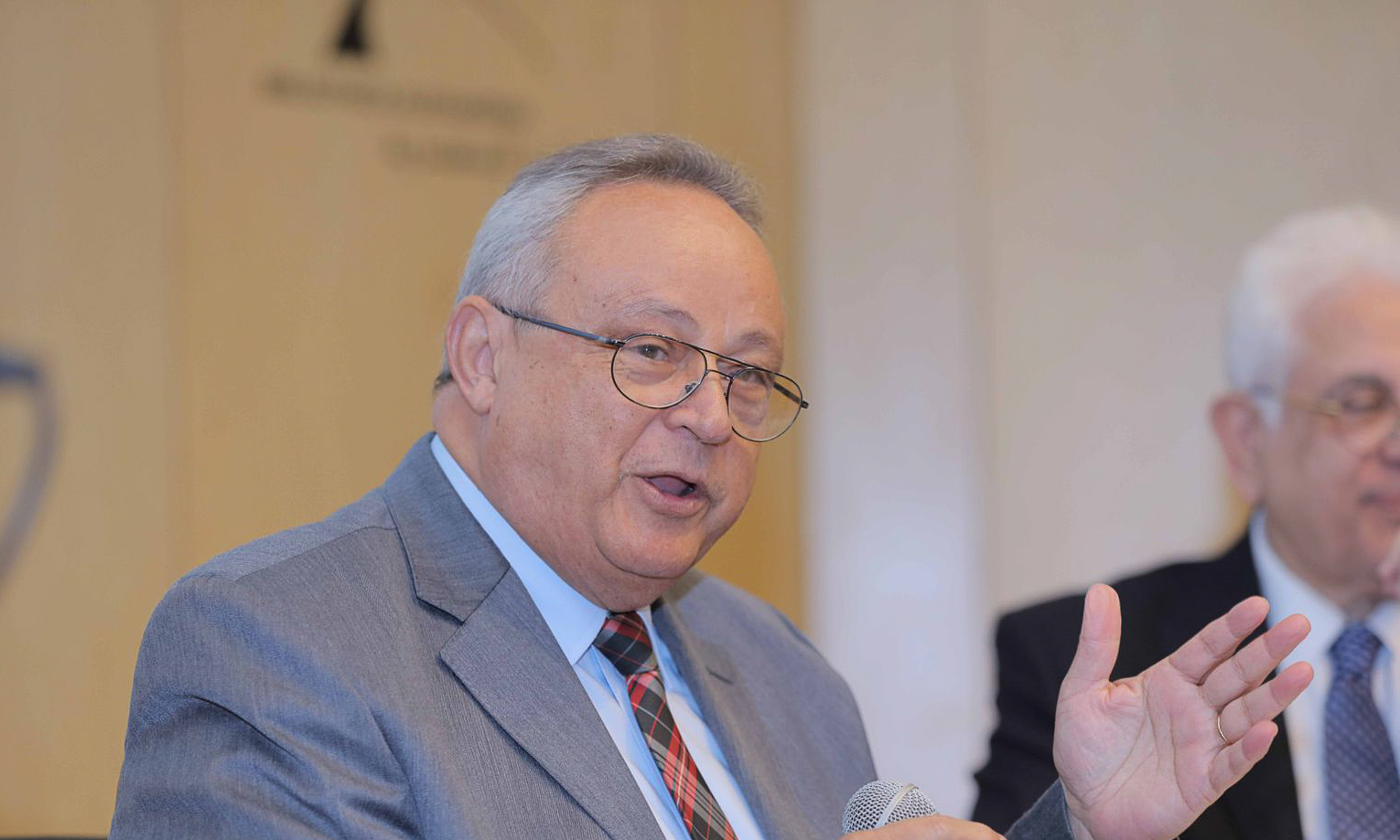 تعارضات السرد الكيميرا - المسحورة في لقاء بمكتبة الإسكندرية