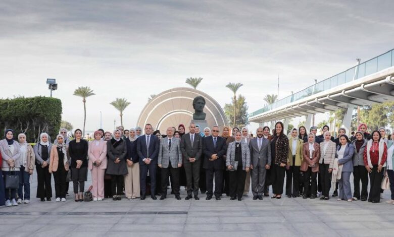متدربات الدفعة الأولى من برنامج المرأة تقود للتنفيذيات بمكتبة الإسكندرية