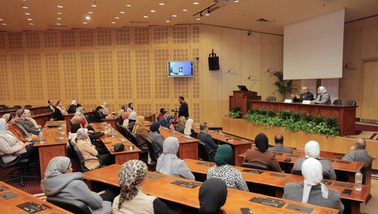 متدربات الدفعة الأولى من برنامج المرأة تقود للتنفيذيات بمكتبة الإسكندرية