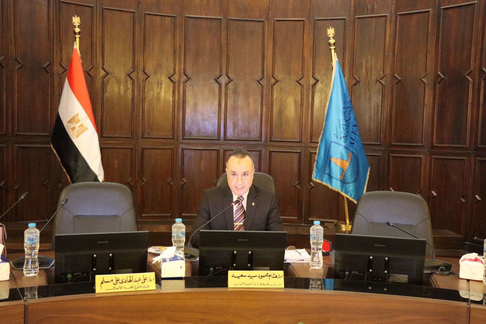 مجلس الدراسات العليا والبحوث يناقش تحسين البيئة التنافسية للبحث العلمي