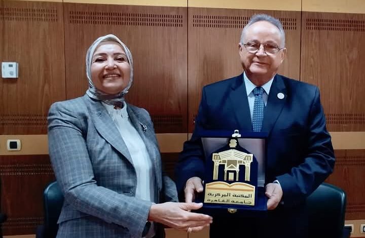 ندوة بمكتبة جامعة القاهرة لمناقشة كتاب سؤال الأخلاق للدكتور أحمد زايد