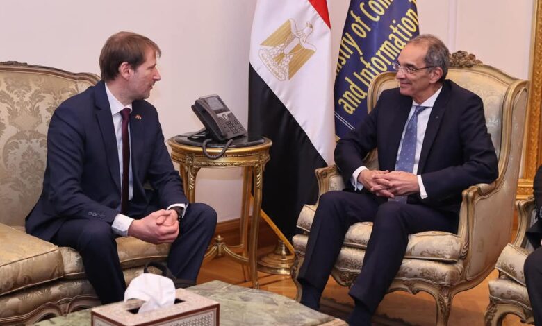 استقبل الدكتورعمرو طلعت وزير الاتصالات وتكنولوجيا المعلومات السيد أندجيس فيومسونز