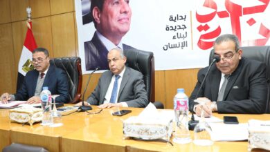 محافظ المنيا يتابع تجهيزات قوافل مساعدات غزة ، وترتيبات الانتقال إلى سوق ماقوسة الجديد