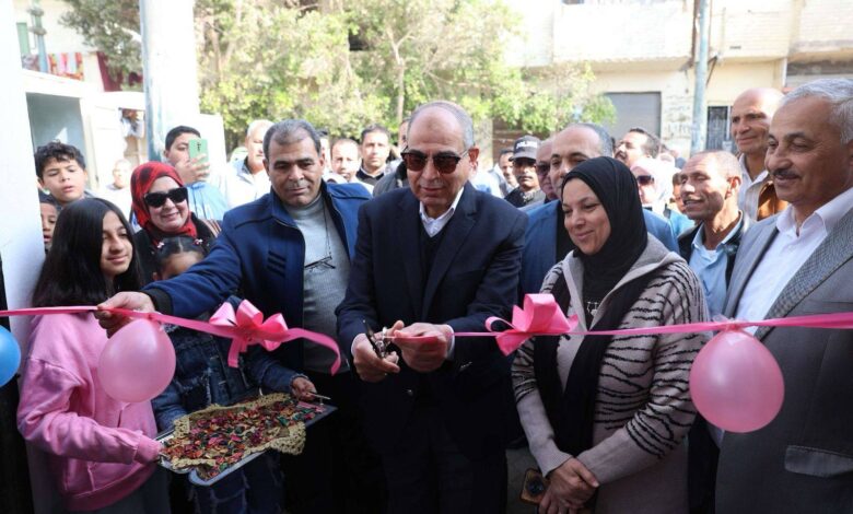 محافظ المنيا يفتتح سوق اليوم الواحد بمطاي