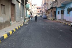 محافظ المنيا يتفقد أعمال الرصف ورفع كفاءة الطرق بمركز مطاى