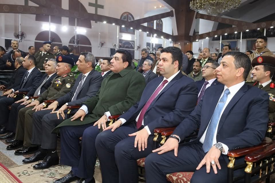 محافظ السويس والقيادات العسكرية والأمنية والتنفيذية والنواب
