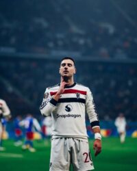 مان يونايتد يهزم ستيوا بوخارست و يتأهل لثمن نهائي الدوري الأوروبي