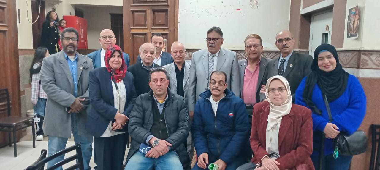 بالصور حزب" مصر القومي " يقدم التهانى القلبية للكنائس فى عيد الميلاد المجيد