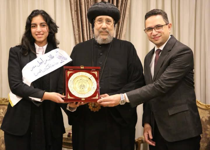 اتحاد طلاب جامعه عين شمس وطلاب من اجل مصر يهنئان المركز الثقافي القبطي الأرثوذكسي بعيد الميلاد المجيد