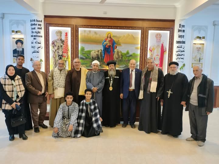 زيارة وفد من بيت العائلة بمنفلوط لتهنئة الاخوة الاقباط في دير منفلوط