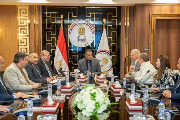 وزير الدولة للإنتاج الحربي يستقبل وفد "بابيريوس"