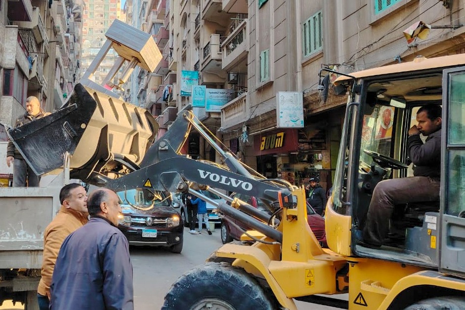 محافظ الإسكندرية إزالة الإشغالات وردع كافة الممارسات الاحتكارية داخل الأسواق