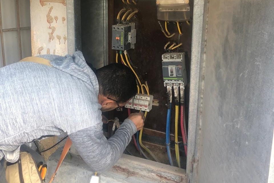 محافظ الإسكندرية يشدد على رفع كفاءة الإضاءة العامة والصيانة الدورية للأعمدة