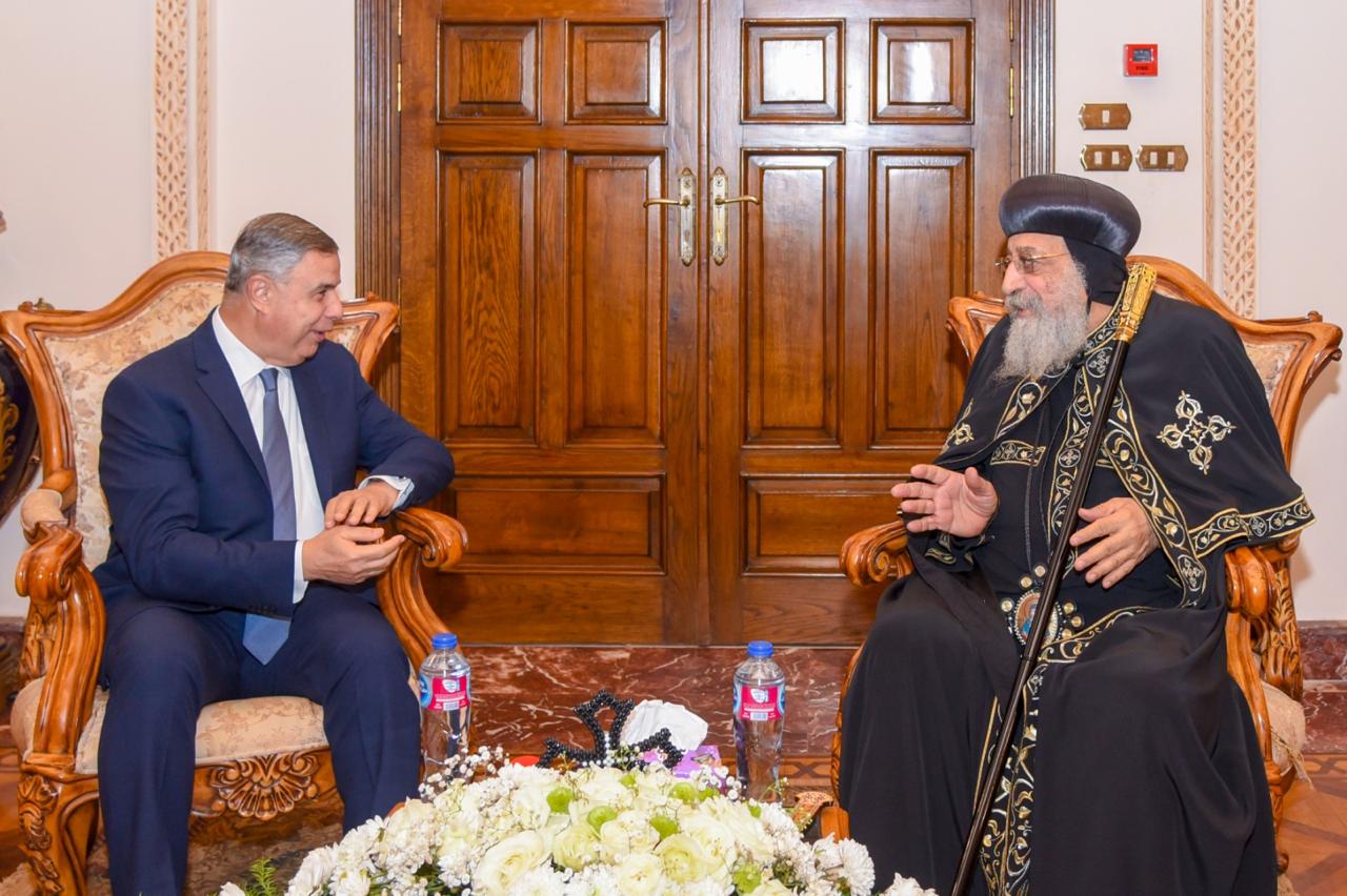 محافظ الإسكندرية يهنئ قداسة البابا تواضروس الثاني بمناسبة احتفالات عيد الغطاس المجيد