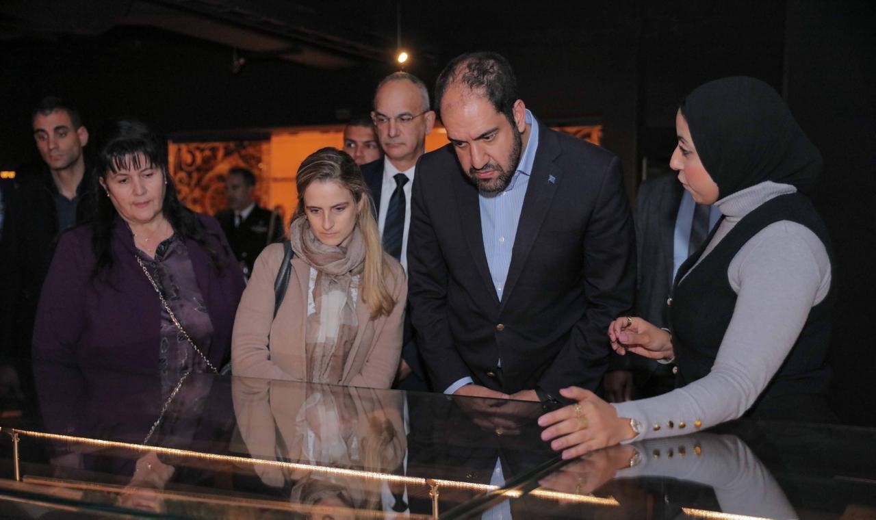زار السيد يانيس كيفالويانييس؛ نائب وزير الدفاع الوطني اليوناني مكتبة الإسكندرية،