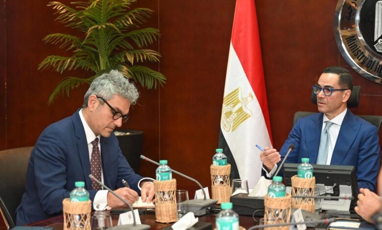 وزير الاستثمار والتجارة الخارجية يلتقي وفد مجموعة جولدمان ساكس