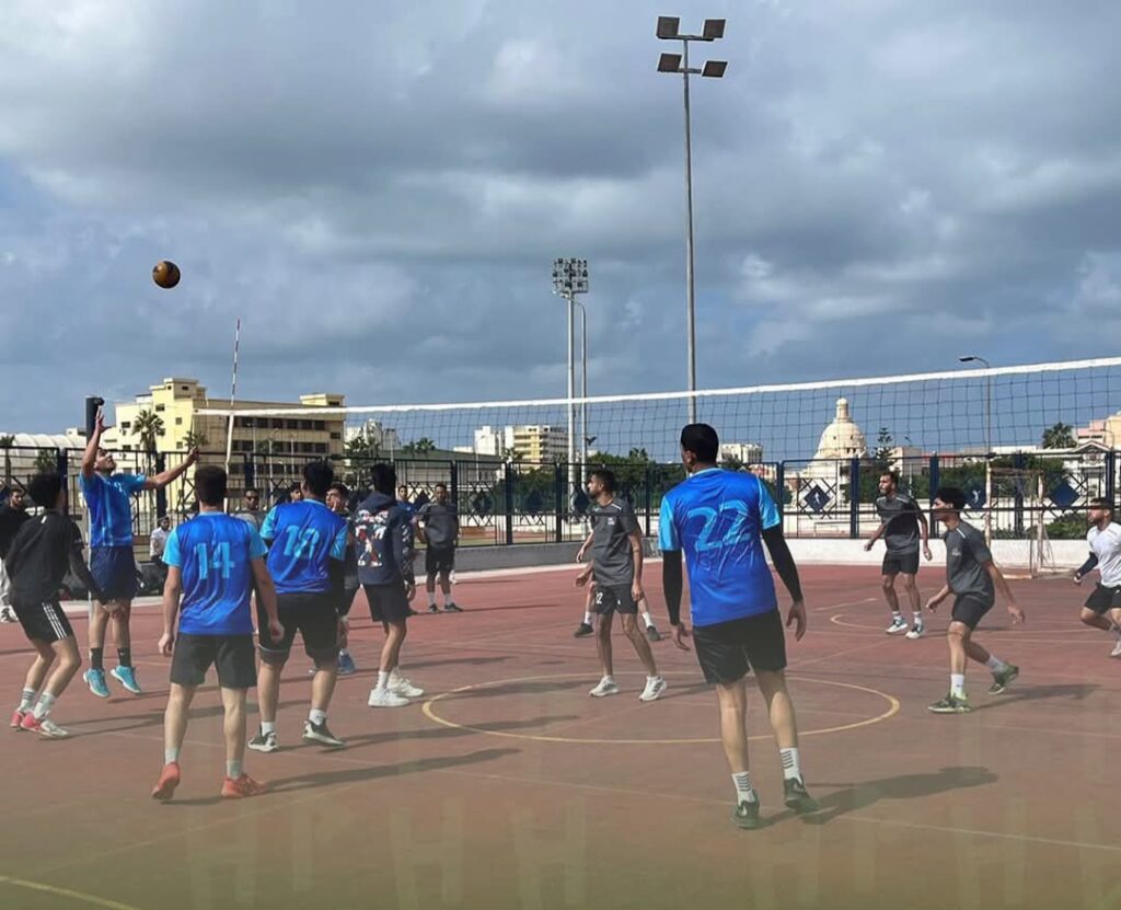 فرسان طائرة فاروس يحصلون علي المركز الأول