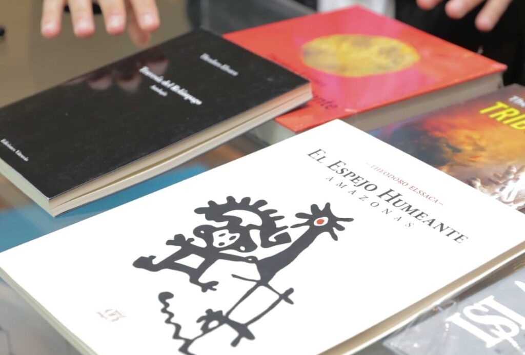 الشاعر التشيلي ثيودورو إلساكا في زيارة لمكتبة الإسكندرية