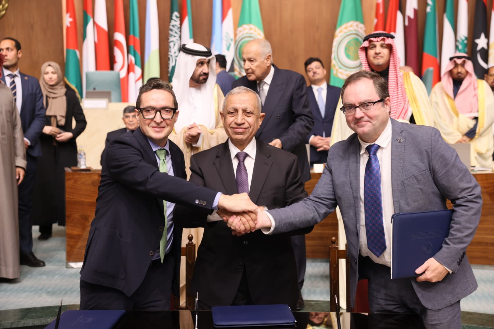 بالصور الأكاديمية العربية توقع مذكرة تفاهم ثلاثية للأمن السيبراني