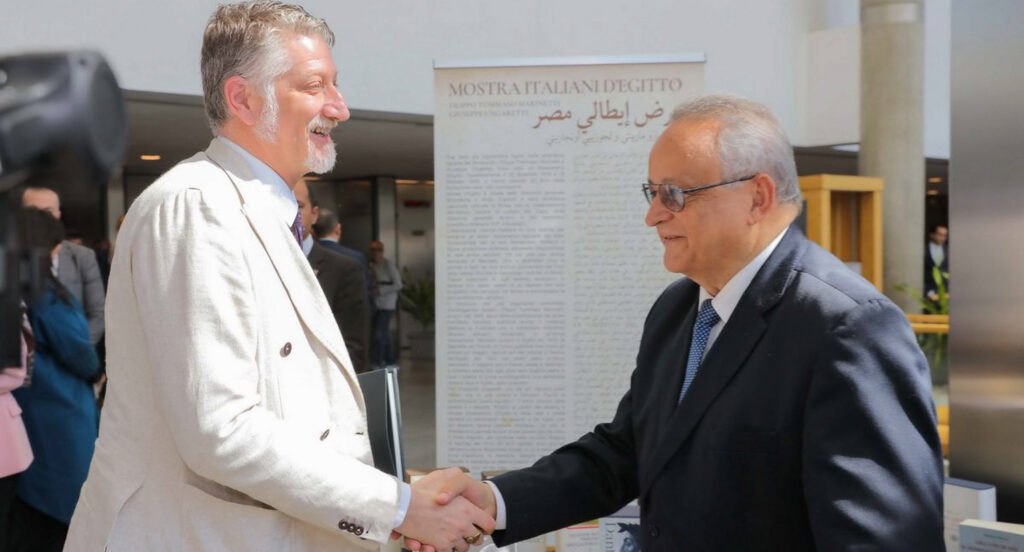 وزير الثقافة الإيطالي ومدير مكتبة الإسكندرية يفتتحان معرض إيطاليي مصر