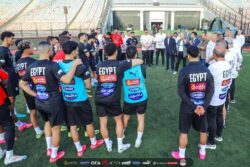 "بحضور وزير الشباب والرياضة".. منتخب مصر كامل الصفوف في تدريباته استعدادًا لمباراتي تصفيات كأس العالم