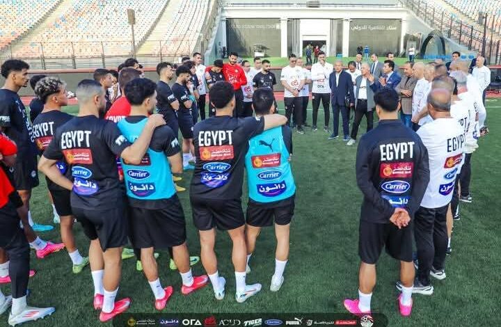 "بحضور وزير الشباب والرياضة".. منتخب مصر كامل الصفوف في تدريباته استعدادًا لمباراتي تصفيات كأس العالم