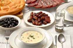 اضرار النوم بعد الافطار مباشرة