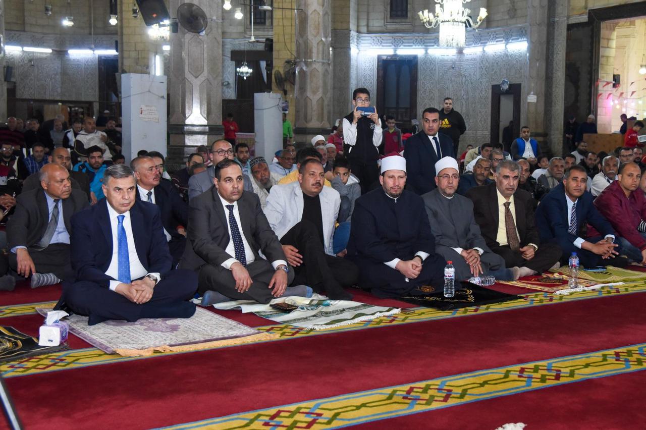 محافظ الإسكندرية يشهد إحتفالية "ليلة القدر" بمسجد سيدي أبي العباس المرسي