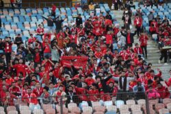 جماهير الأهلى والزمالك تتوافد على استاد القاهرة رغم بيان المارد الأحمر