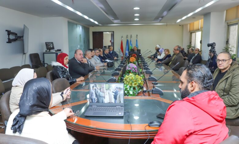 اجتماع موسع بشركة الصرف الصحي بالإسكندرية لبحث دعم المناطق غير المخدومة