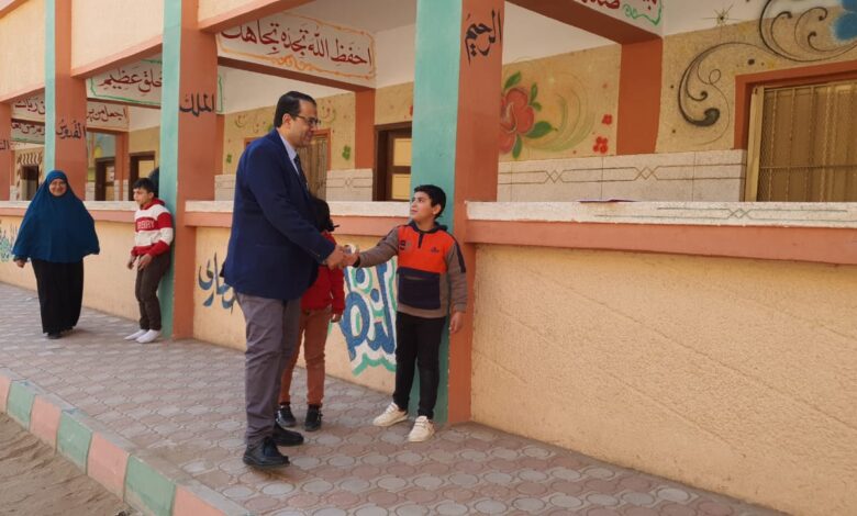 وكيل وزارة التربية والتعليم بالغربية يتابع انتظام الدراسة بقرى إدارة شرق طنطا