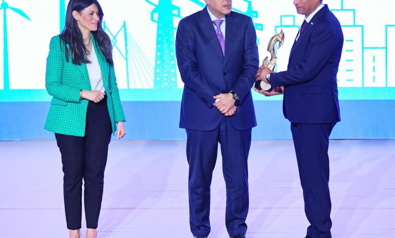 محافظ الاسكندرية فوز مشروعين من المبادرة الوطنية للمشروعات الخضراء الذكية