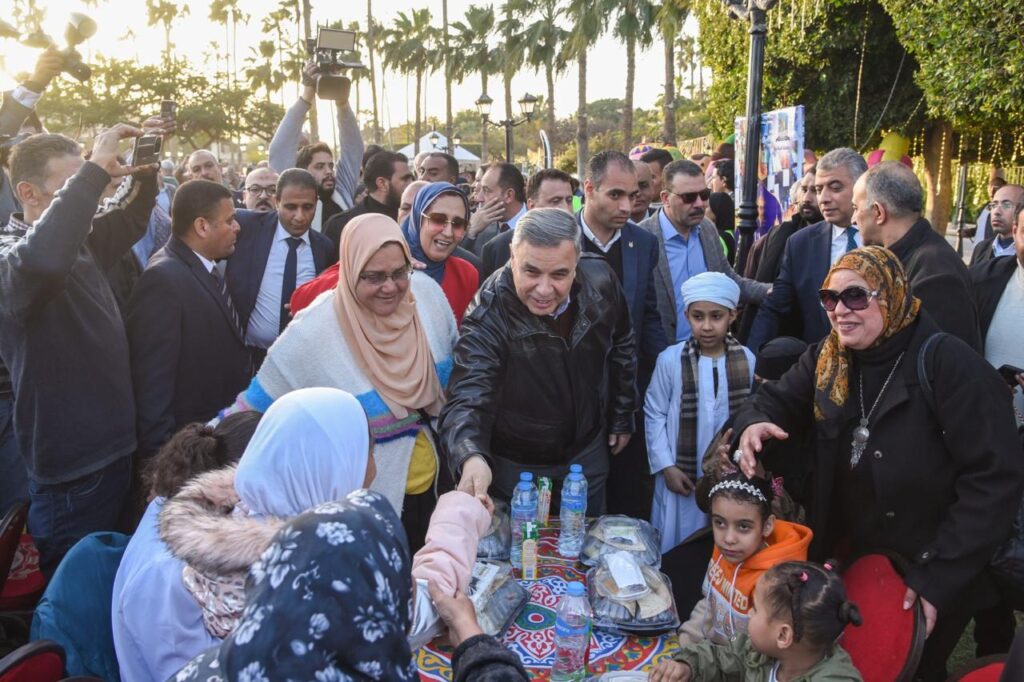محافظة الإسكندرية تنظم مائدة افطار جماعي تضم نحو 15 ألف فرد داخل حديقة انطونيادس